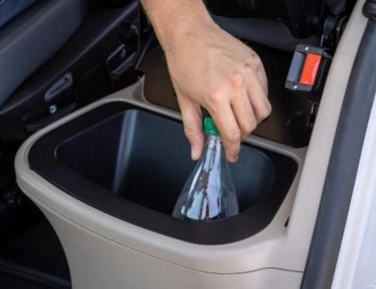 VENTILATED STORAGE COMPARTMENT